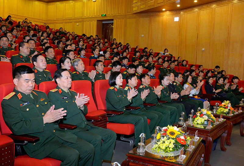 Giao lưu nghệ thuật “Phụ nữ Quân đội tự tin tỏa sáng”

